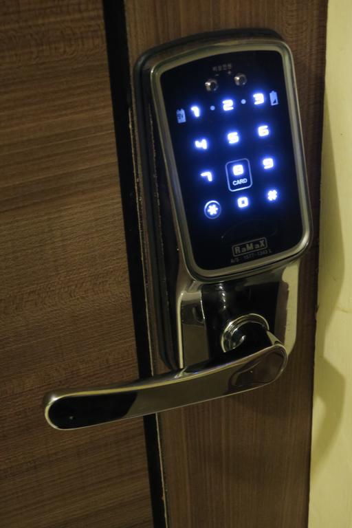 Cb Ekkamai Hotel Bangkok Kültér fotó